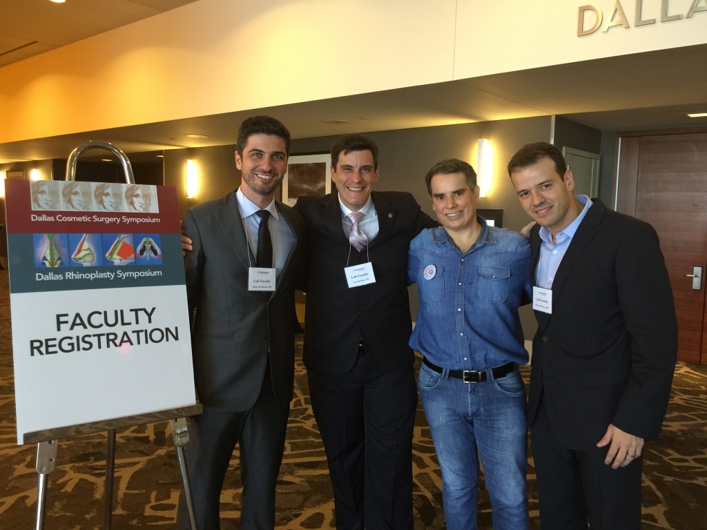 Dr. Mário Farinazzo e equipe de cirurgiões brasileiros em Dallas.